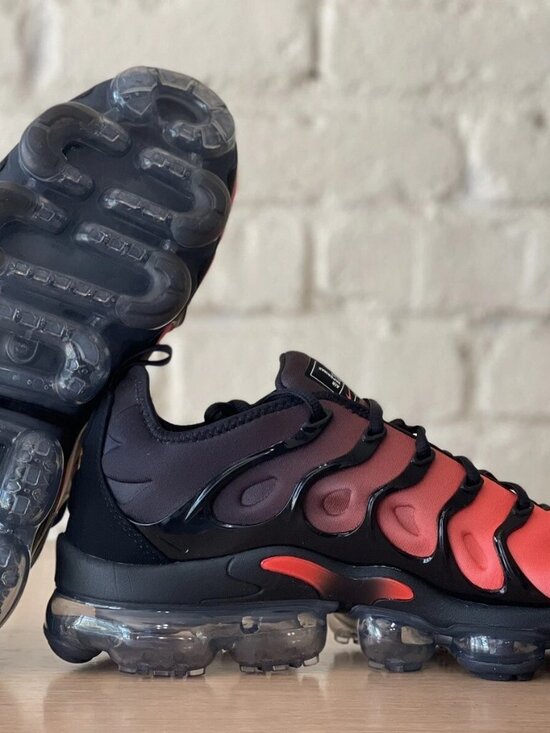 Men\'s Nike Air Vapormax Plus Shoes - Darth Maul Black/Bright Crimson DZ4857 001 main image 12